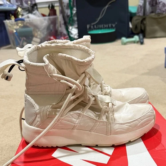 Nike Women's Tanjun High Rise Sneakers - Off-White - Picture 3 of 8